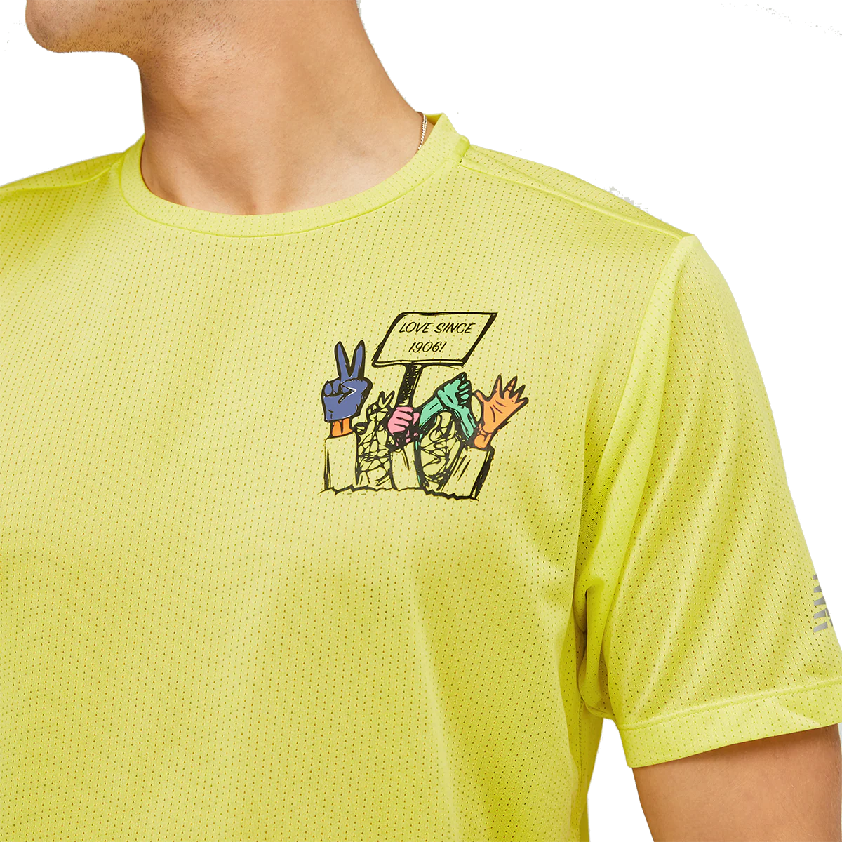 New Balance Graphic Impact Run Shortsleeve - Image 7
