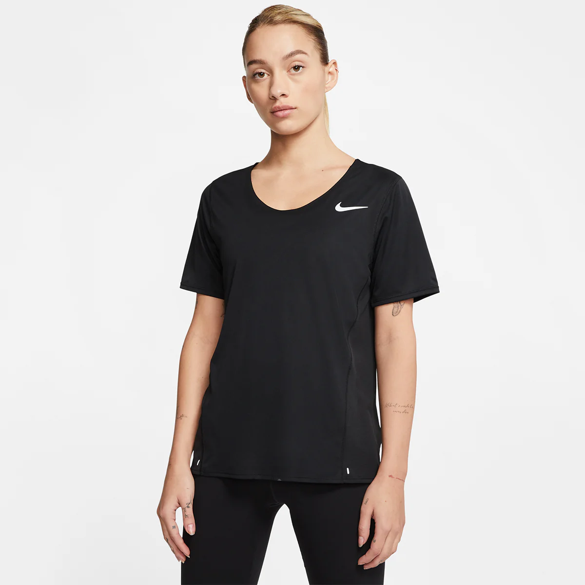 Nike City Sleek Shortsleeve - Image 2