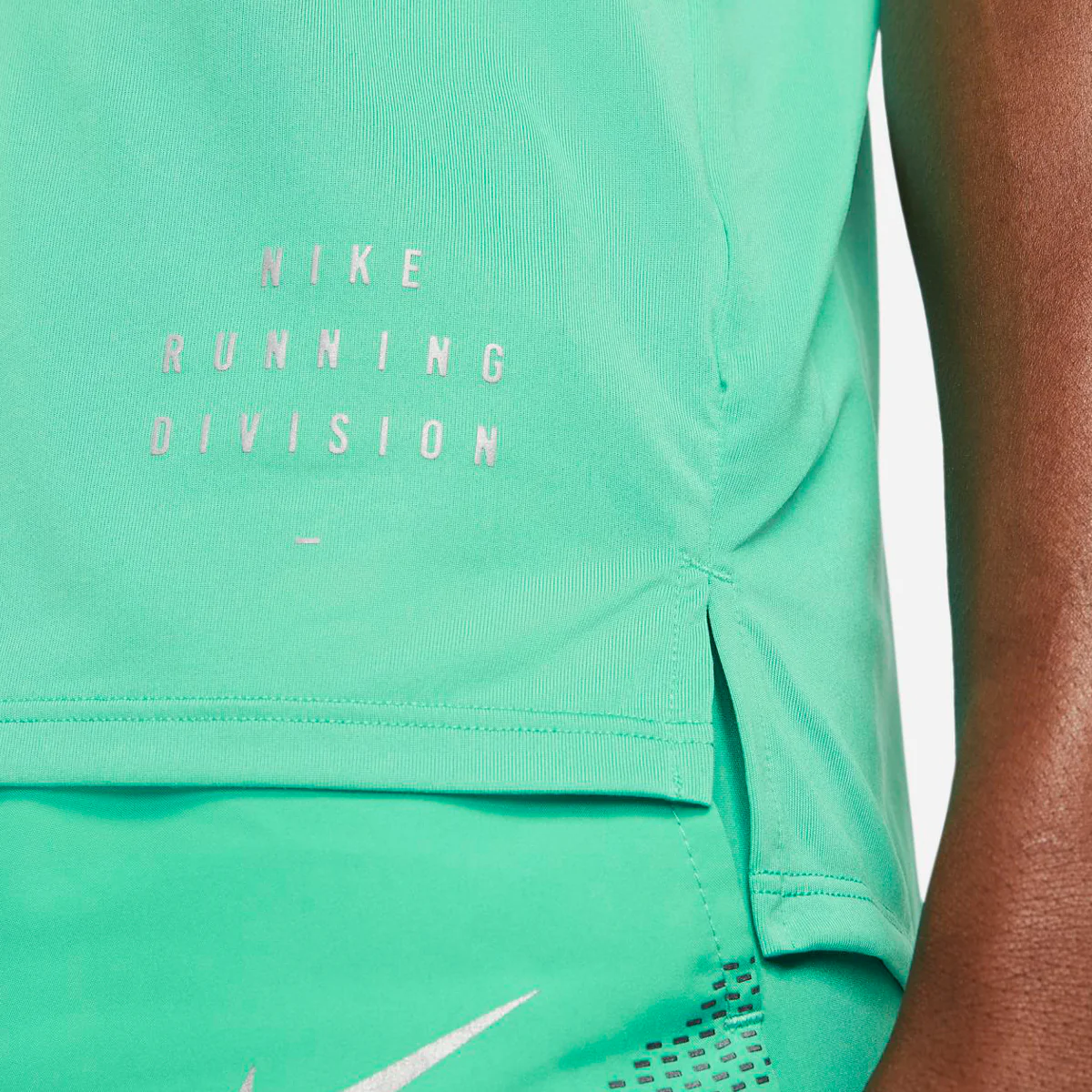 Nike Dri-FIT Run Divison Rise 365 Shortsleeve - Image 3