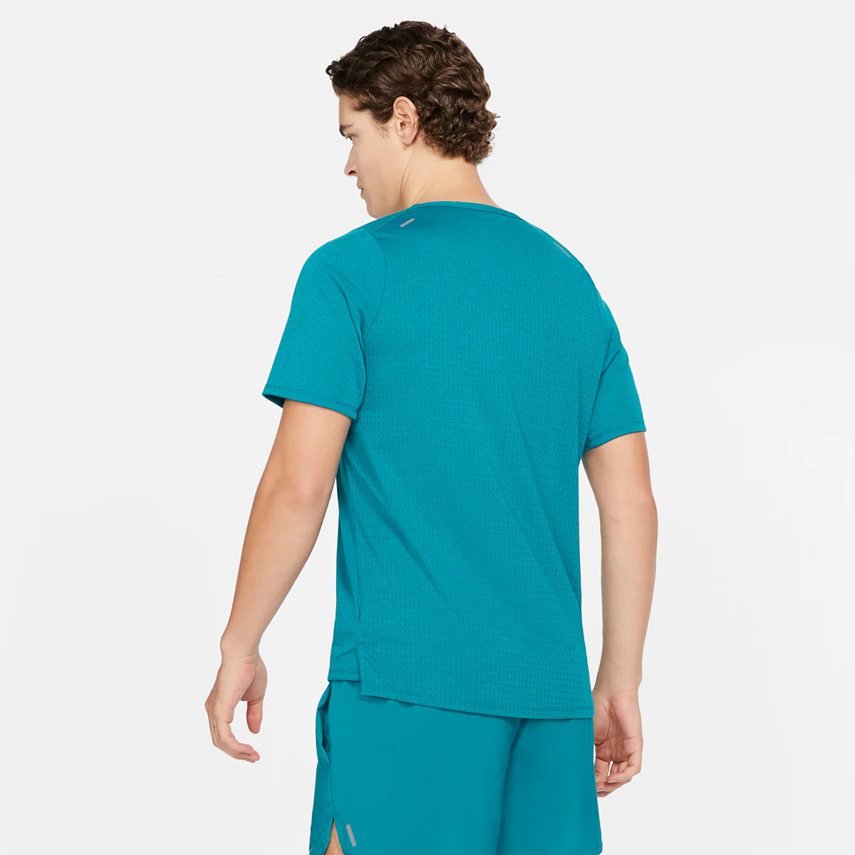 Nike Rise 365 Shortsleeve - Image 12