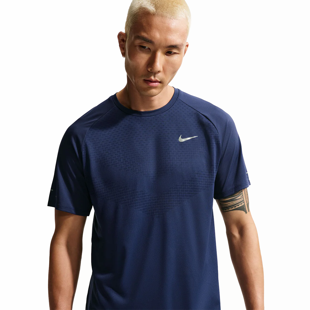 Nike Stride Shortsleeve - Image 48
