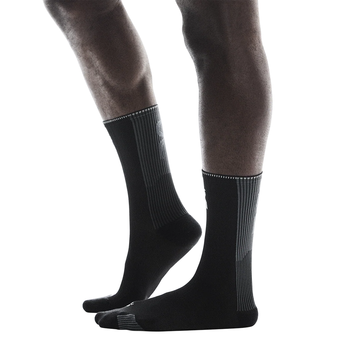 ON Performance Run Sock High - Image 15